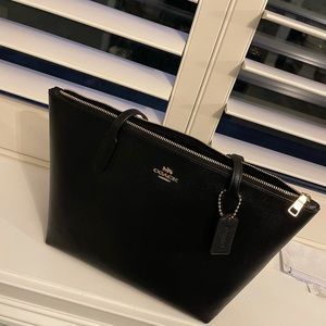 Coach black Caviar leather tote..Classic stunner …perfect condition !!